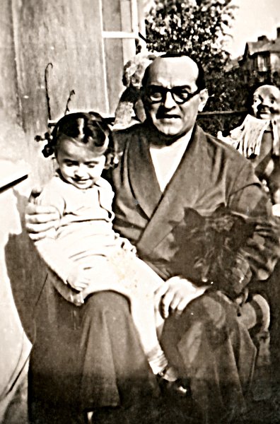 judy01-1950.png - "Good morning sunshine" ..me Dad ..and of course ..Judy (#1) - circa 1950